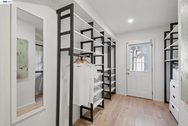 6801 ARMOUR DRIVE, Oakland CA: https://media.crmls.org/mediaz/59cb3c78-e314-42d7-99f1-500b25873e76.jpg