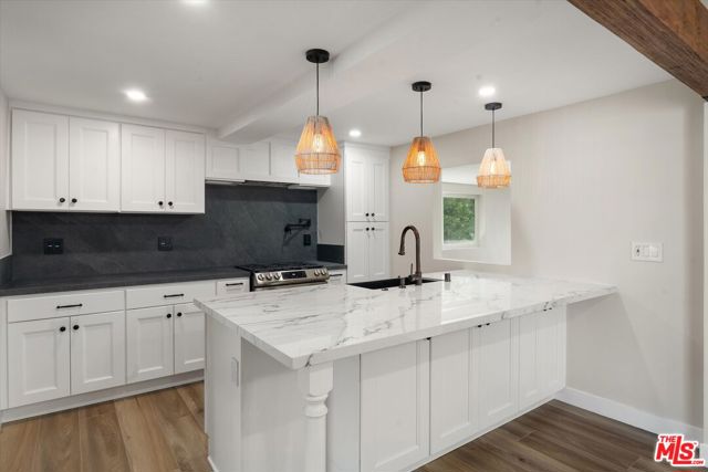 584 W 10th Street, San Pedro CA: https://media.crmls.org/mediaz/59cb3dd6-1c61-4a79-bbc0-c76669edf848.jpg