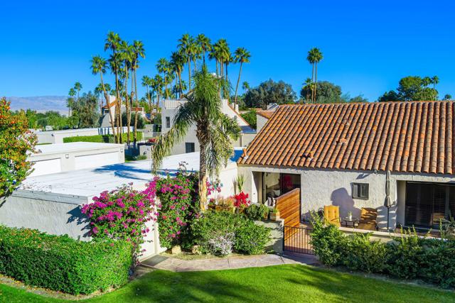 317 Forest Hills Drive, Rancho Mirage CA: https://media.crmls.org/mediaz/59cb3dd8-bea9-4e9c-b5a7-7fd50deedef6.jpg