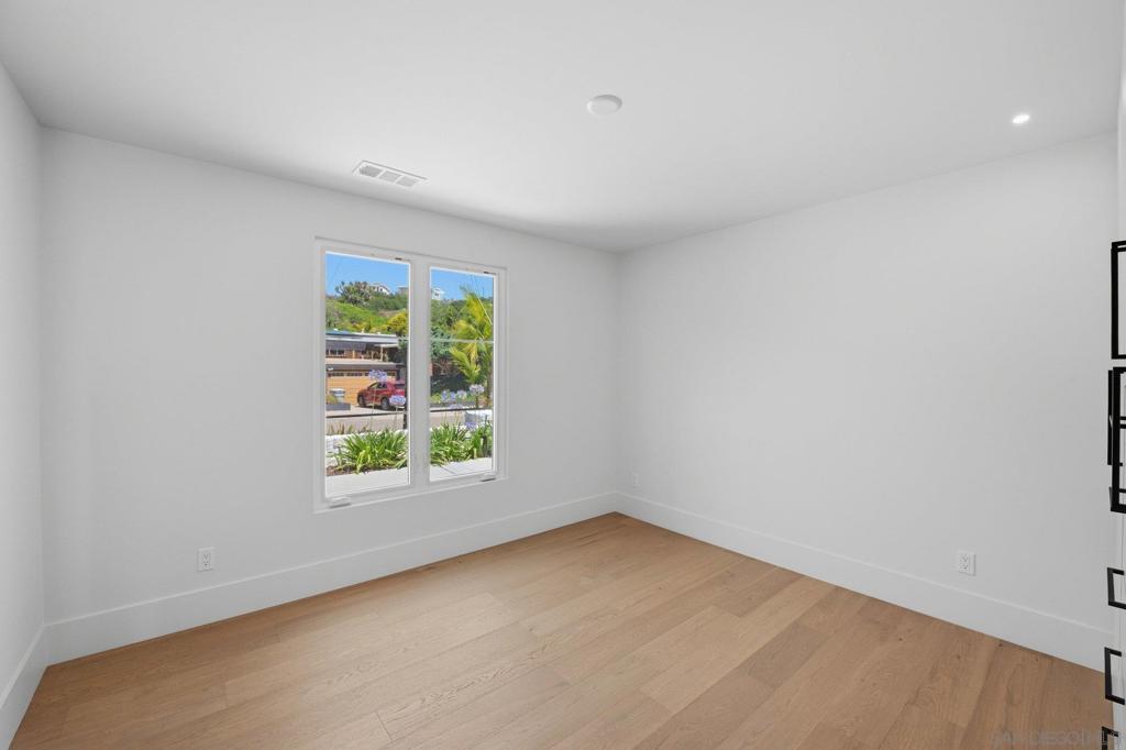3080 Lloyd - photo 17