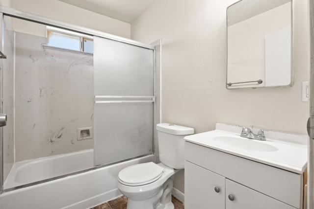 Image 13 of 33 For 24598 Sybil Avenue