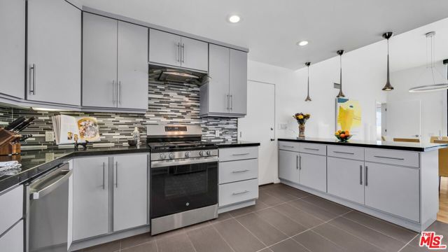 2461 Crest View Drive, Los Angeles CA: https://media.crmls.org/mediaz/59cc0f3a-8fc3-40f0-b36a-7d5f5708a26d.jpg