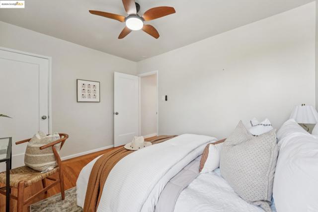 10601 Sheldon St, Oakland CA: https://media.crmls.org/mediaz/59cc5e0c-c52c-4ab5-b001-5b2976594cbd.jpg