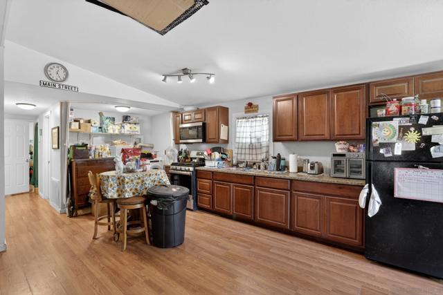 16522 Stagecoach, Corning CA: https://media.crmls.org/mediaz/59ccc1e3-4664-4986-b2ae-9bac4ff60491.jpg