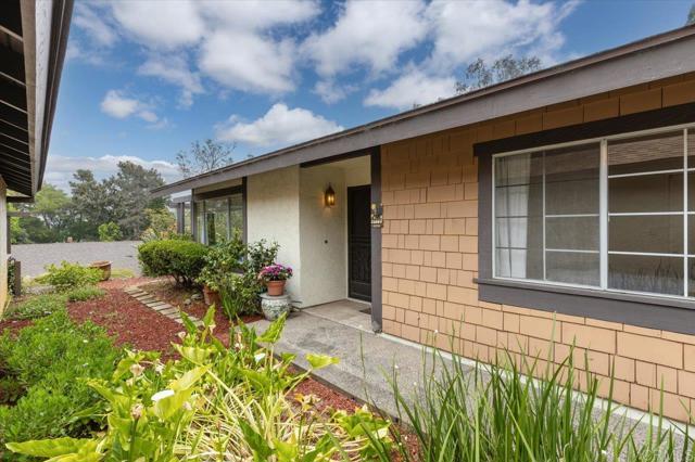 1209 La Verde Lane, San Marcos CA: https://media.crmls.org/mediaz/59cd1695-dedd-4dd3-beb9-8c94c99c668b.jpg
