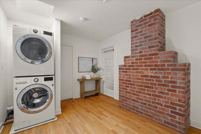 197 S Leigh Avenue, Campbell CA: https://media.crmls.org/mediaz/59cd8293-e00b-425e-babe-5e91695430cd.jpg