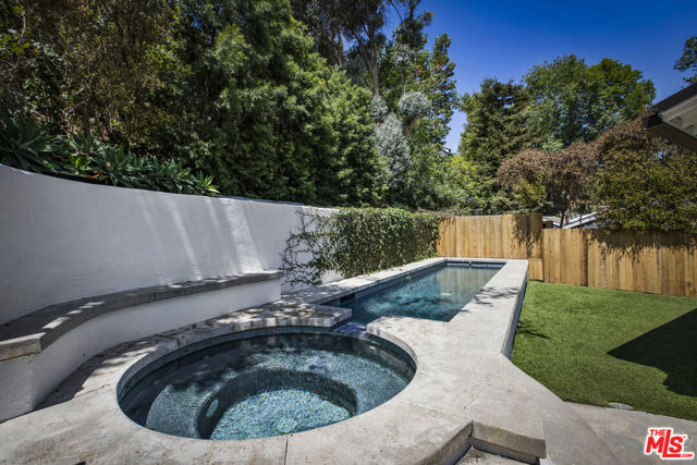 2425 Rinconia Drive, Los Angeles CA: https://media.crmls.org/mediaz/59cdf1c3-ba07-4f57-87a6-57af30e9e1a4.jpg