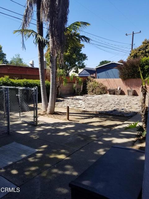 431 Eva Street, Ventura CA: https://media.crmls.org/mediaz/59ce2d88-74fb-4644-a13f-e02aee9b8692.jpg