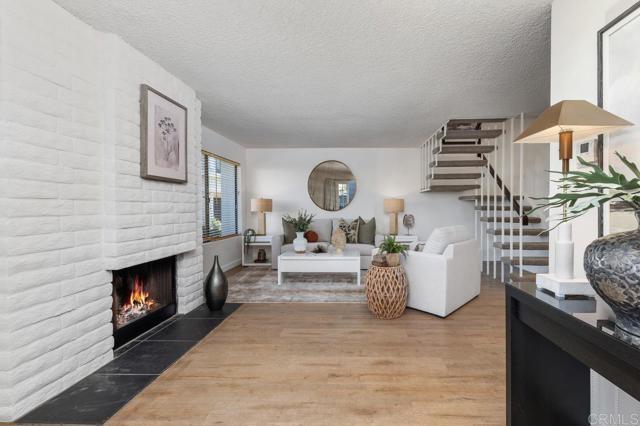 Detail Gallery Image 4 of 18 For 3911 Camino Lindo, San Diego,  CA 92122 - 3 Beds | 1/1 Baths