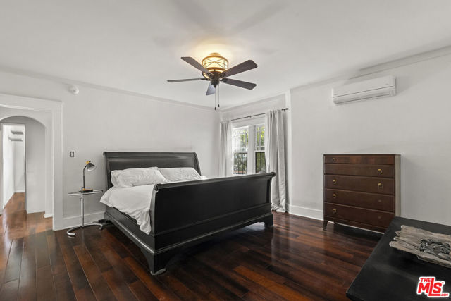 2014 Whitley Avenue, Los Angeles CA: https://media.crmls.org/mediaz/59ceb01e-7f80-40f2-8772-3b515355ab49.jpg