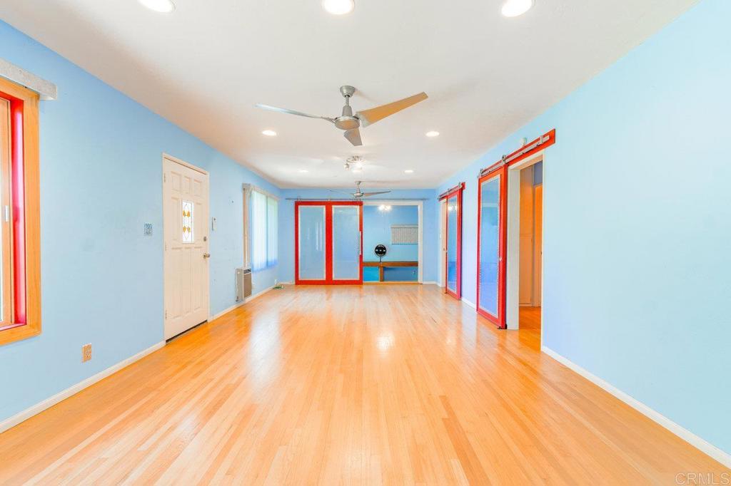 https://media.crmls.org/mediaz/59cf406d-8f90-4798-a1c4-3d88de9da8a8.jpg?preset=X-Large