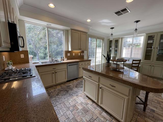 Detail Gallery Image 31 of 35 For 2776 W Canyon Ave, San Diego,  CA 92123 - 4 Beds | 3 Baths