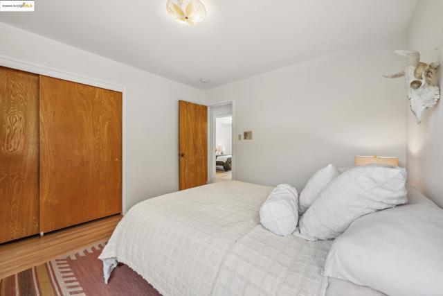 8499 Aster Ave, Oakland CA: https://media.crmls.org/mediaz/59d0886b-6f5c-452a-a97b-44f87b82fc0c.jpg