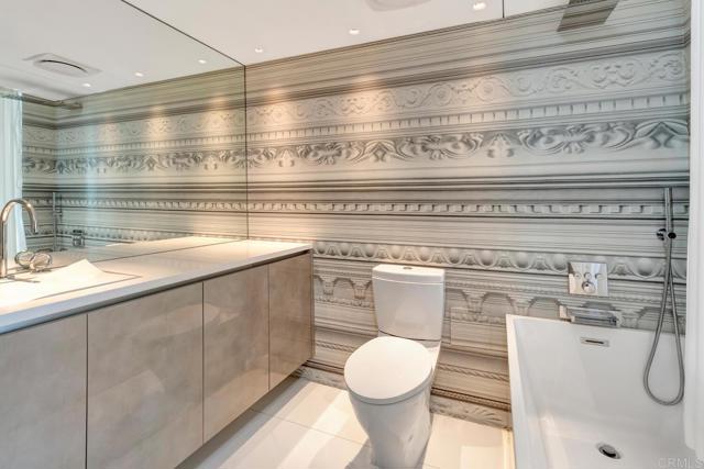 Detail Gallery Image 24 of 40 For 1760 Avenida Del Mundo #504,  Coronado,  CA 92118 - 2 Beds | 2 Baths