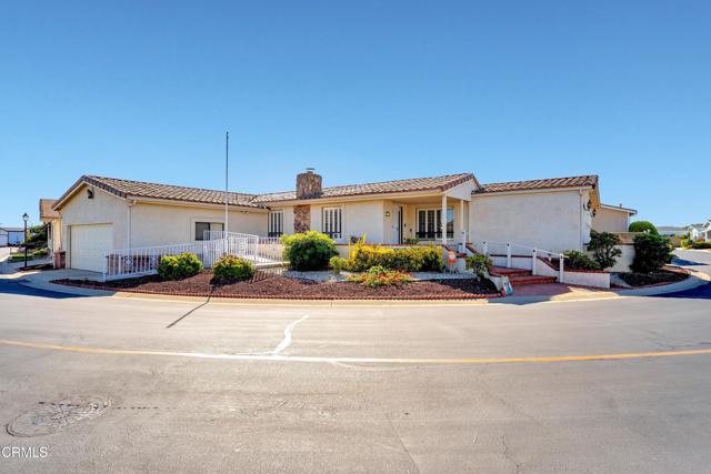 Detail Gallery Image 2 of 52 For 75 Poinsettia Gardens Dr, Ventura,  CA 93004 - 2 Beds | 2 Baths