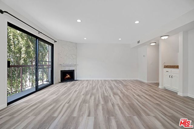 11274 West Morrison Street, 3 photo 5