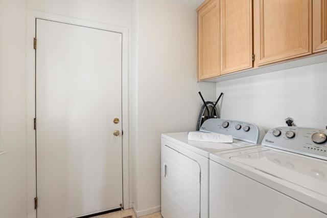595 Shoal Circle,  CA: https://media.crmls.org/mediaz/59d22bbe-42f5-4794-984a-41a9c30609f6.jpg