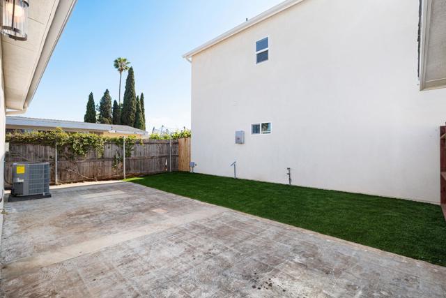 4626 4628 Derrick dr, San Diego CA: https://media.crmls.org/mediaz/59d2d082-c337-4d1b-b020-364bafb87e62.jpg