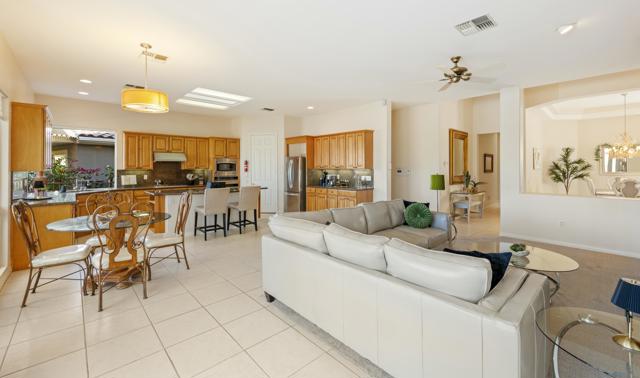 78770 Sunrise Mountain View, Palm Desert CA: https://media.crmls.org/mediaz/59d2d15b-cc11-4da3-bf47-de840dcfa2ea.jpg