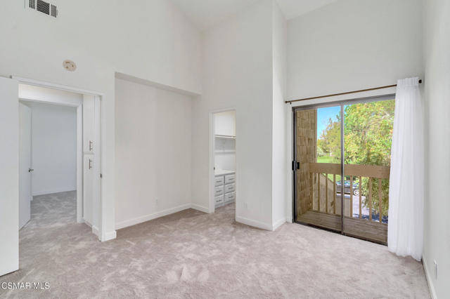 3011 Marigold Place, Thousand Oaks CA: https://media.crmls.org/mediaz/59d3139c-e921-471e-8384-49a7e4410bcf.jpg