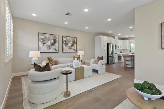 639 Cinnamon Circle, Mountain View CA: https://media.crmls.org/mediaz/59d371d4-2f1f-43b8-90d8-f3cbc462fdd9.jpg