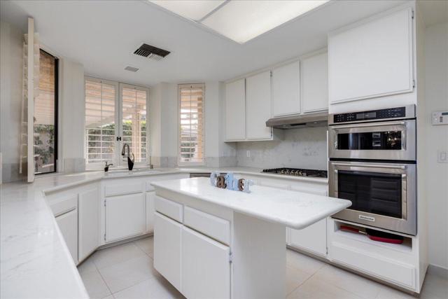 19 Colgate Drive, Rancho Mirage CA: https://media.crmls.org/mediaz/59d416ae-518e-46d8-9dee-36af4e66df91.jpg