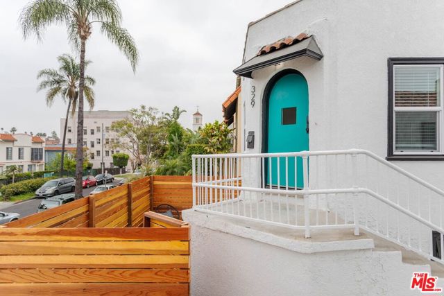 329 N Alexandria Avenue, Los Angeles CA: https://media.crmls.org/mediaz/59d497a9-0187-48a5-bf2c-2d76ef1edcd7.jpg