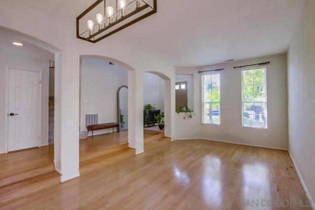 11523 Sun Ray Ct, San Diego CA: https://media.crmls.org/mediaz/59d4a9ee-41fb-452b-9c15-4a202c6a15ce.jpg