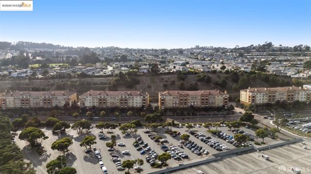 2210 Gellert Blvd, South San Francisco CA: https://media.crmls.org/mediaz/59d4acd0-2cce-4641-949c-ebc713cfd7ad.jpg