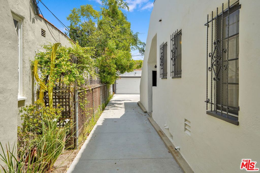 MLS #25543313 img 30