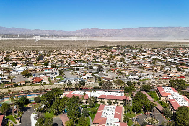 675 N Los Felices W Circle, Palm Springs CA: https://media.crmls.org/mediaz/59d50a92-2dab-4bc9-86f3-7572507ff3c1.jpg