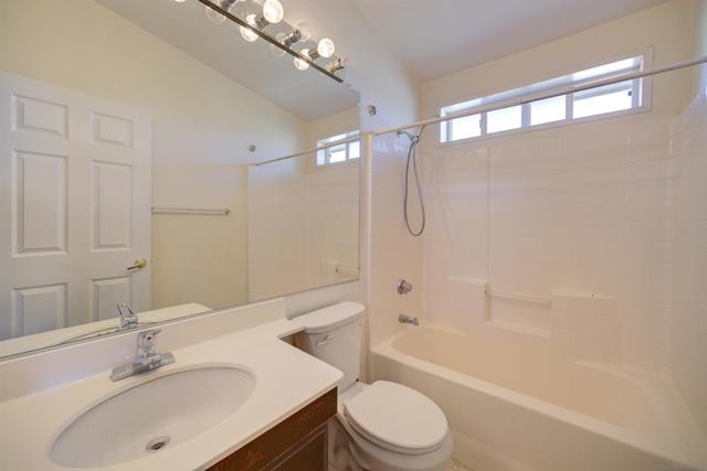 5720 Vista Serrano Way, Paso Robles CA: https://media.crmls.org/mediaz/59d51459-9304-4872-9190-e9f5fc70a184.jpg