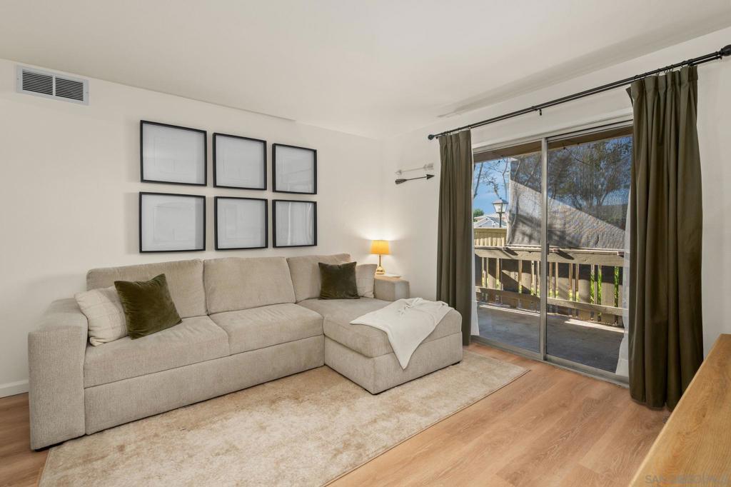 2528 White Oak Pl #3