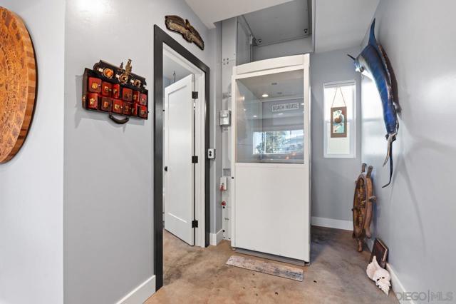 413 Delaware St, Imperial Beach CA: https://media.crmls.org/mediaz/59d54f2b-0146-43a6-9f9d-bdeef2e60066.jpg