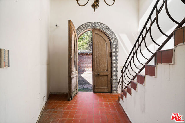 7319 Woodrow Wilson Drive, Los Angeles CA: https://media.crmls.org/mediaz/59d5adc4-82f6-4530-8f84-9db59b92e9bb.jpg