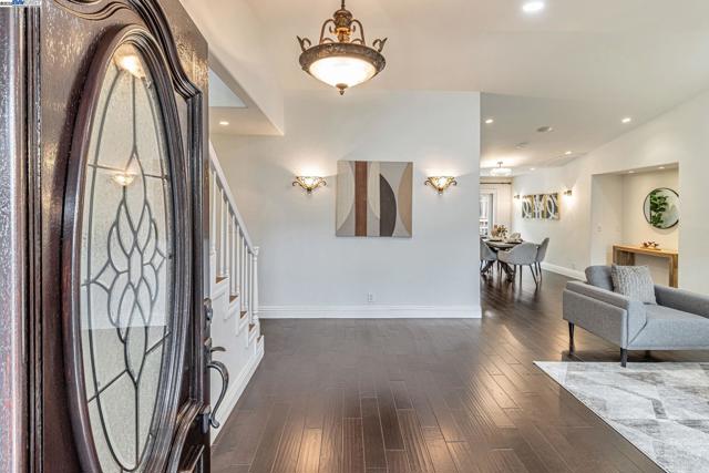 19052 Mount Lassen Drive, Castro Valley CA: https://media.crmls.org/mediaz/59d5b1a7-3276-427c-8855-ce6966de8e23.jpg