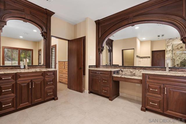 528 Flores de Oro, Rancho Santa Fe CA: https://media.crmls.org/mediaz/59d5b590-9d08-437d-bda3-e13467af00c8.jpg