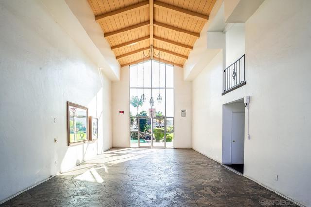 279 Moss St, Chula Vista CA: https://media.crmls.org/mediaz/59d5f28d-0380-4969-99e1-f35bbe11562f.jpg