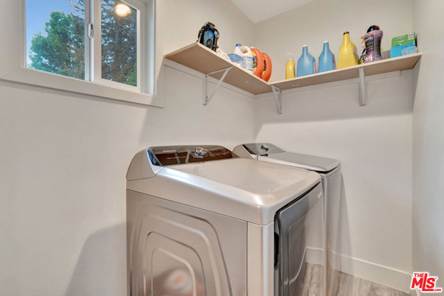 19513 Cantara Street, Reseda CA: https://media.crmls.org/mediaz/59d66498-c22b-4fa7-89bd-664d52821c6a.jpg