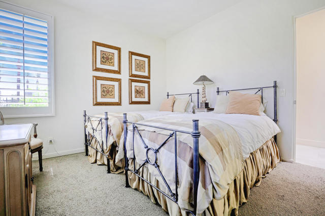 371 Indian Ridge Drive, Palm Desert CA: https://media.crmls.org/mediaz/59d6c86b-690e-441c-a03e-4fb6474dd8c4.jpg