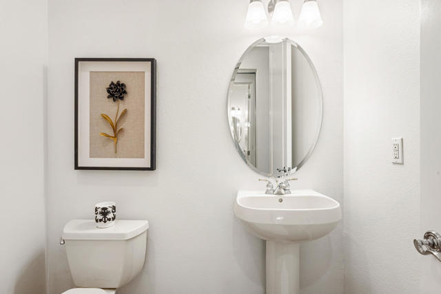 40747 Palm Court, Palm Desert CA: https://media.crmls.org/mediaz/59d7d27a-086c-47c0-9822-fe61ce4ab095.jpg