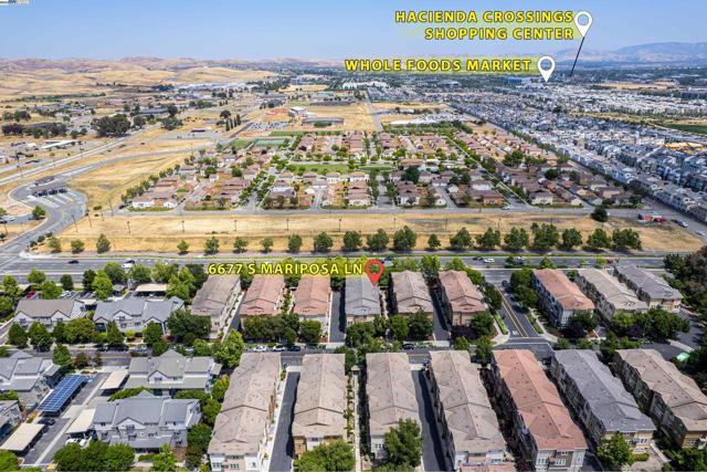 6677 S Mariposa Ln, Dublin CA: https://media.crmls.org/mediaz/59d82c45-ac56-4a21-92ff-31fb5eead7ff.jpg