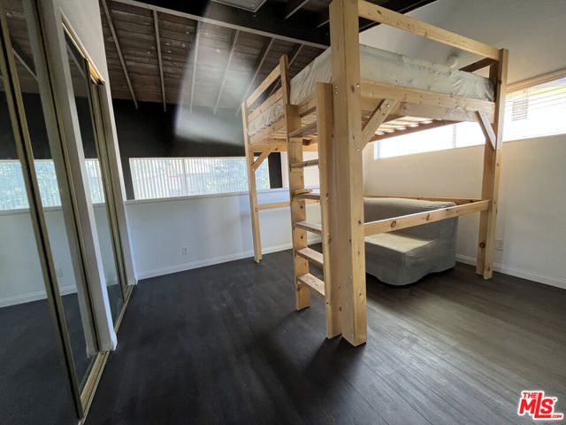 3050 S Bristol Street, Santa Ana CA: https://media.crmls.org/mediaz/59d83dcd-d032-4e84-99a1-edf42d29edf6.jpg