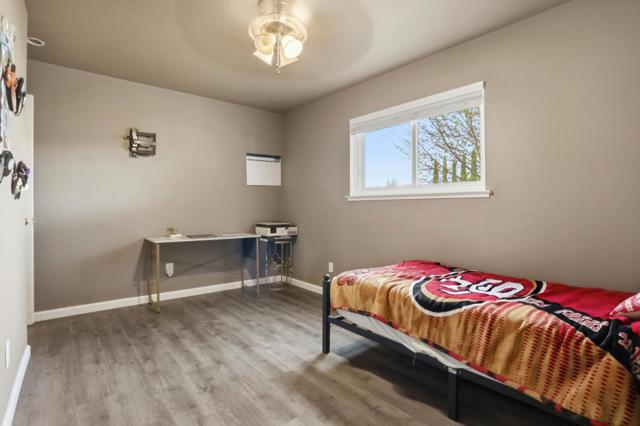 2048 Southwood Drive, Vacaville CA: https://media.crmls.org/mediaz/59d89629-0c0e-4191-b4b3-a6cd11bf7620.jpg