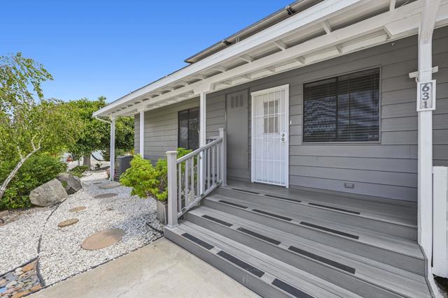 Detail Gallery Image 30 of 58 For 631 via Costa Rica, Vista,  CA 92081 - 2 Beds | 2 Baths
