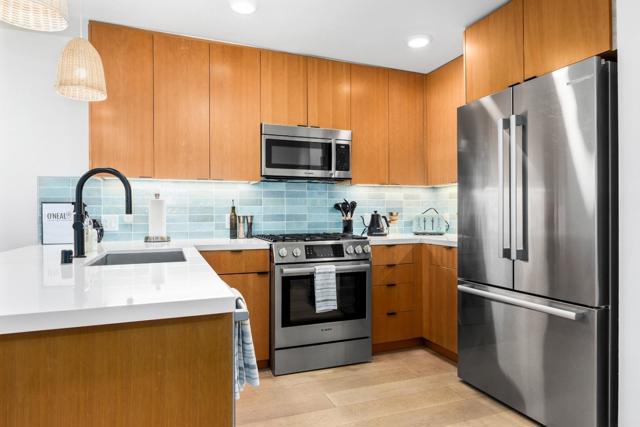 208 Capitola Avenue, Capitola CA: https://media.crmls.org/mediaz/59d8ffd5-8b98-4e43-a6a6-e8a7b18a58a0.jpg