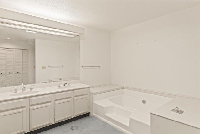 41 Shepherd's, Pebble Beach CA: https://media.crmls.org/mediaz/59d935f8-1d8b-4761-a439-16de6894bece.jpg