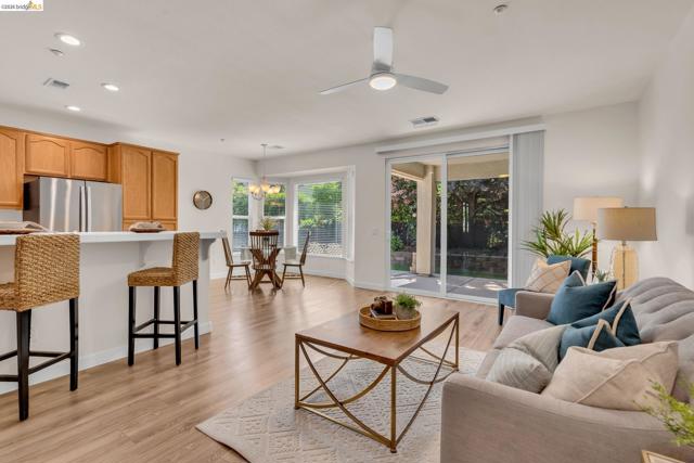 1124 Jonagold Way, Brentwood (CC) CA: https://media.crmls.org/mediaz/59d99d9e-d388-461f-81bb-4eb880233605.jpg