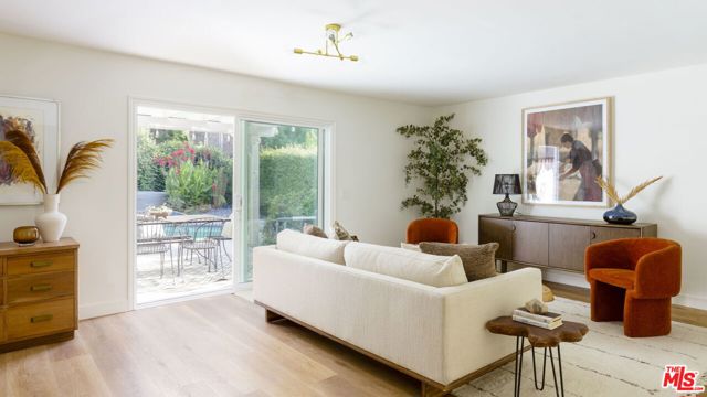 4061 Marchena Drive, Los Angeles CA: https://media.crmls.org/mediaz/59d9b99e-f30f-468c-828a-516c80b35fb1.jpg