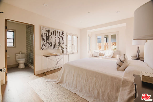 11026 Hortense Street, North Hollywood CA: https://media.crmls.org/mediaz/59da01c3-b098-4bb3-a04d-a8b83d7e2ebc.jpg